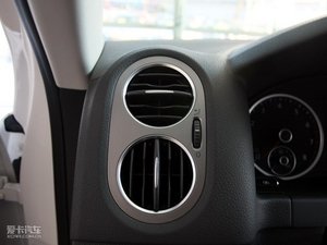 2010款2.0TSI 自动四驱旗舰版 中控区