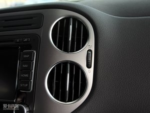 2010款2.0TSI 自动四驱旗舰版 空调出风口