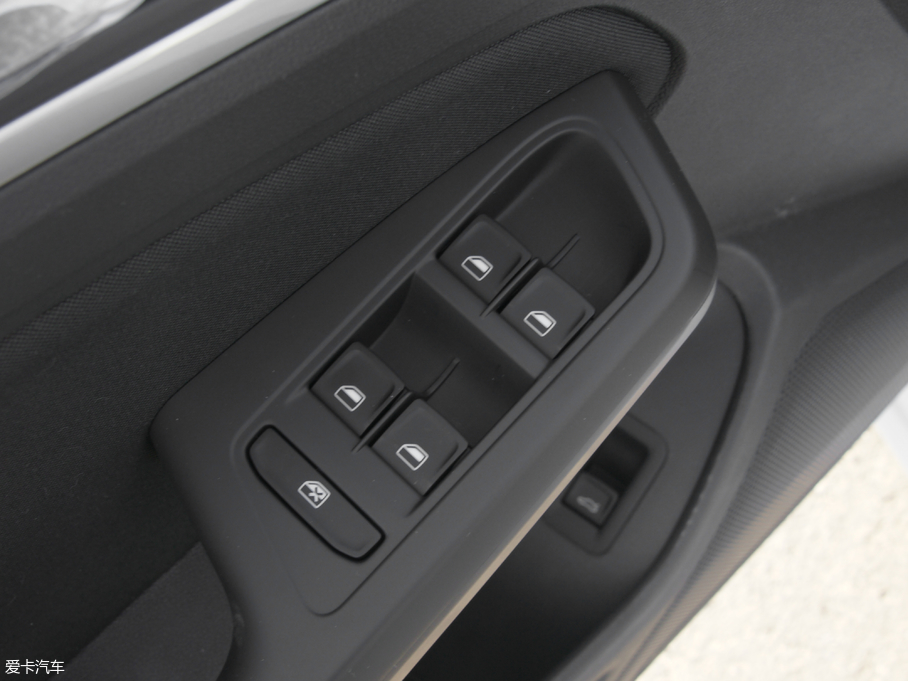 2018 230TSI DSGL(fng)а