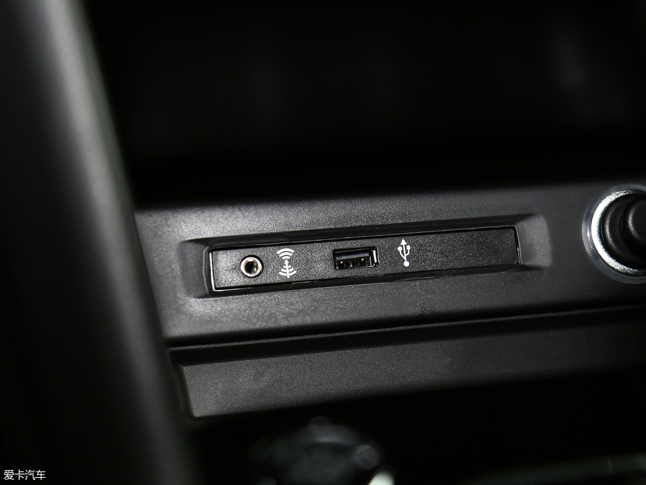 2018;^L 330TSI (q)m