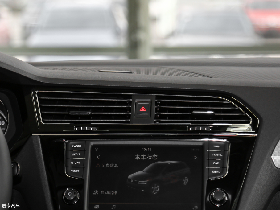 2018;^L 330TSI (q)m