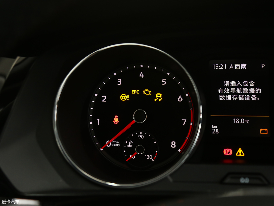 2018;^L 330TSI (q)m