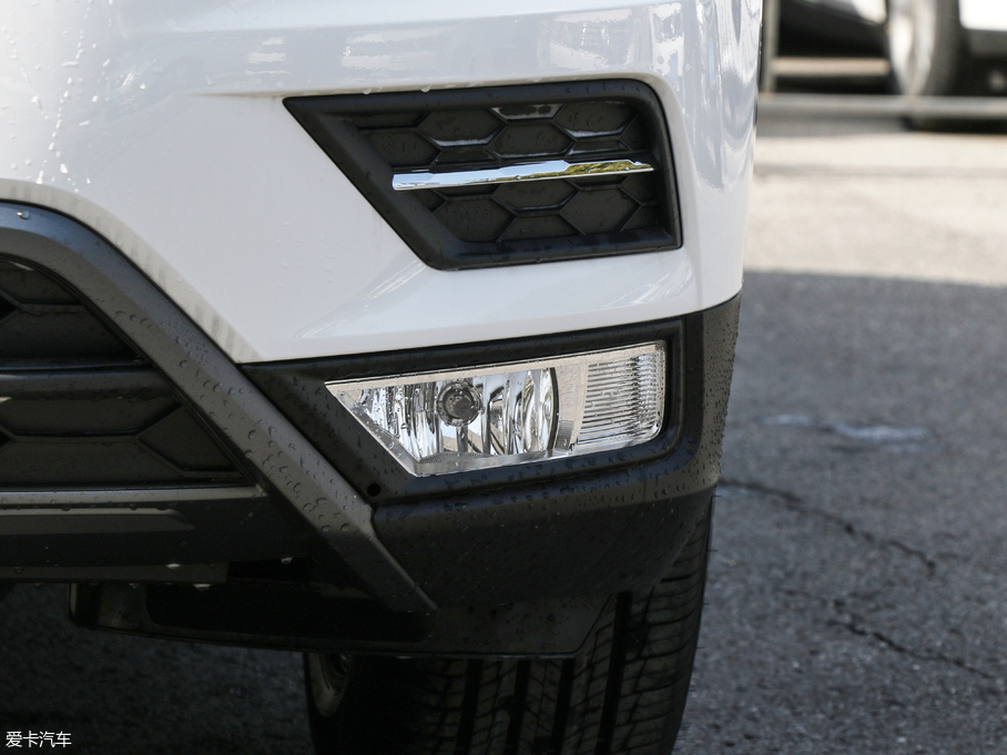 2018;^L 330TSI (q)A