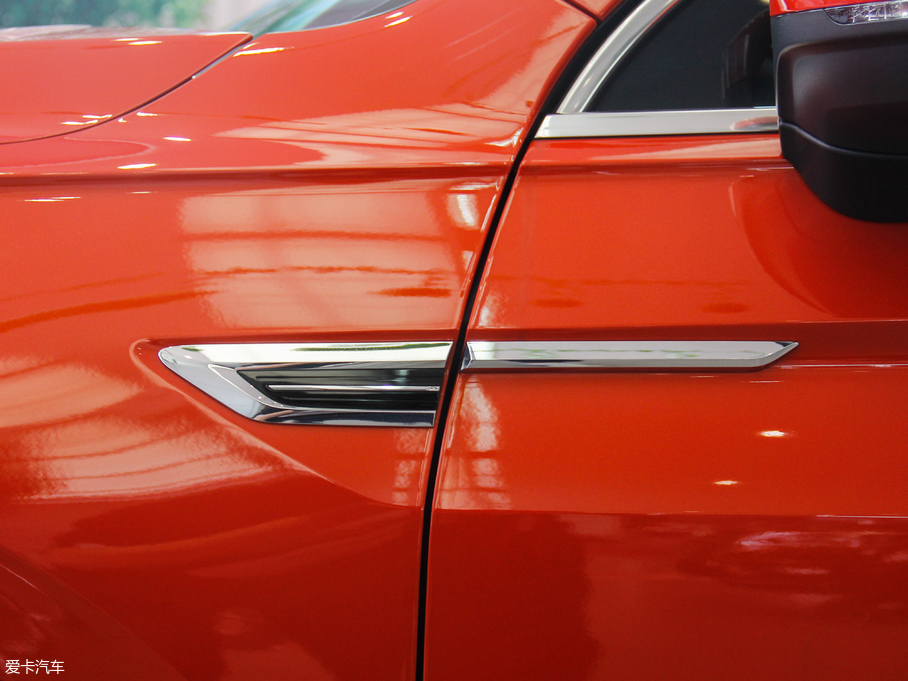 2018;^L 330TSI (q)Ş