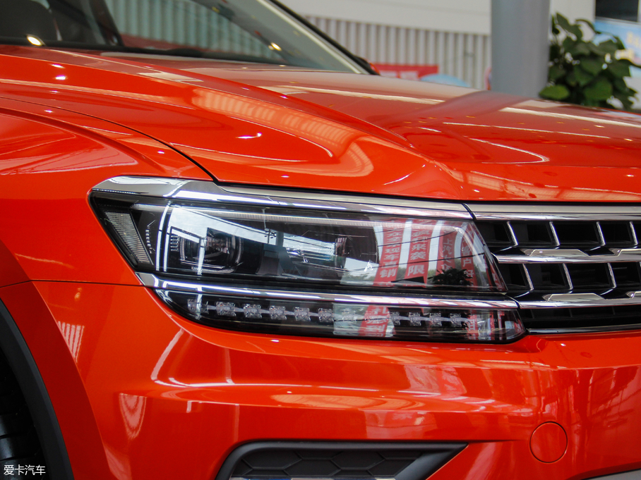 2018;^L 330TSI (q)Ş