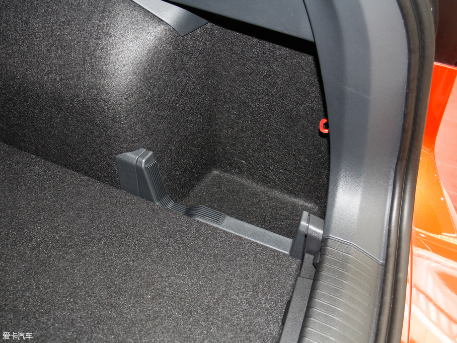 2018;^L 330TSI (q)Ş