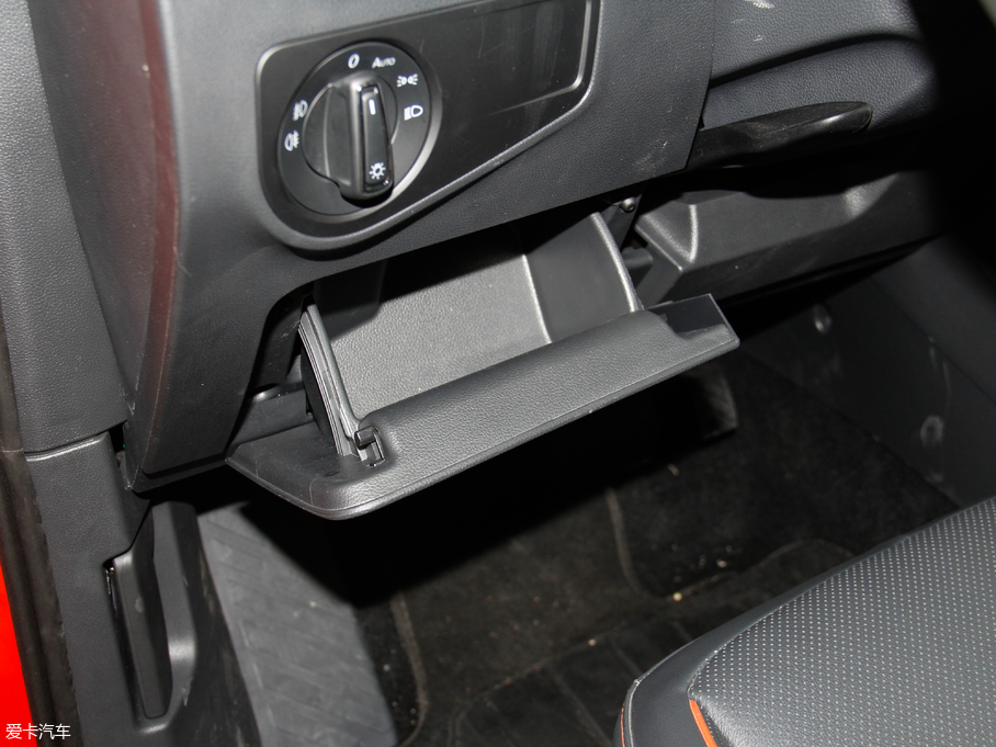 2018;^L 330TSI (q)Ş