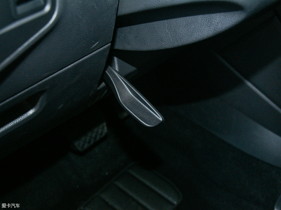 2018;^L 330TSI (q)L(fng)а