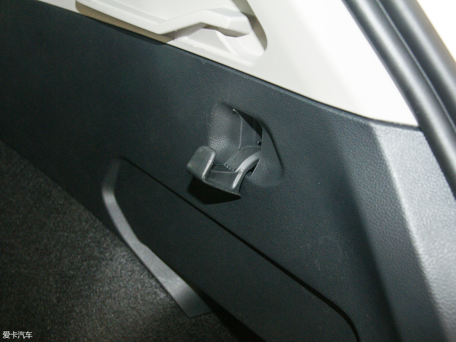 2018;^L 330TSI (q)Lа