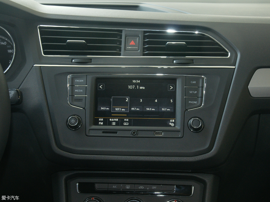 2018;^L 330TSI (q)L(fng)а