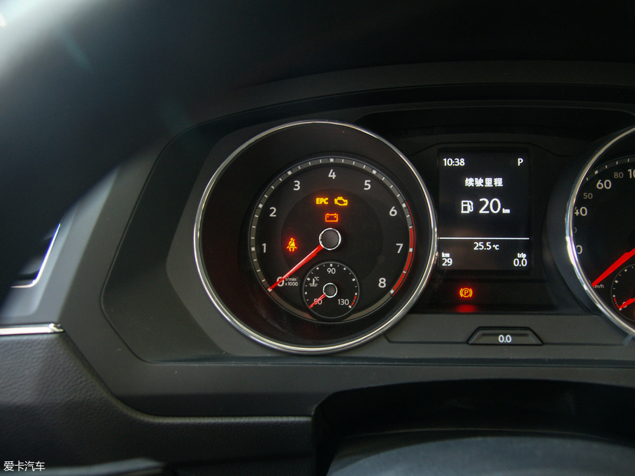 2018;^L 330TSI (q)L(fng)а