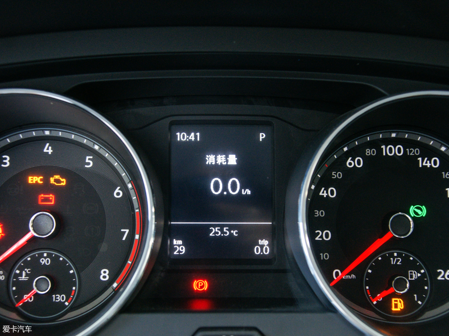 2018;^L 330TSI (q)L(fng)а