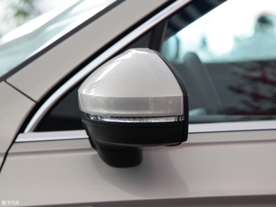 2018;^L 330TSI (q)A