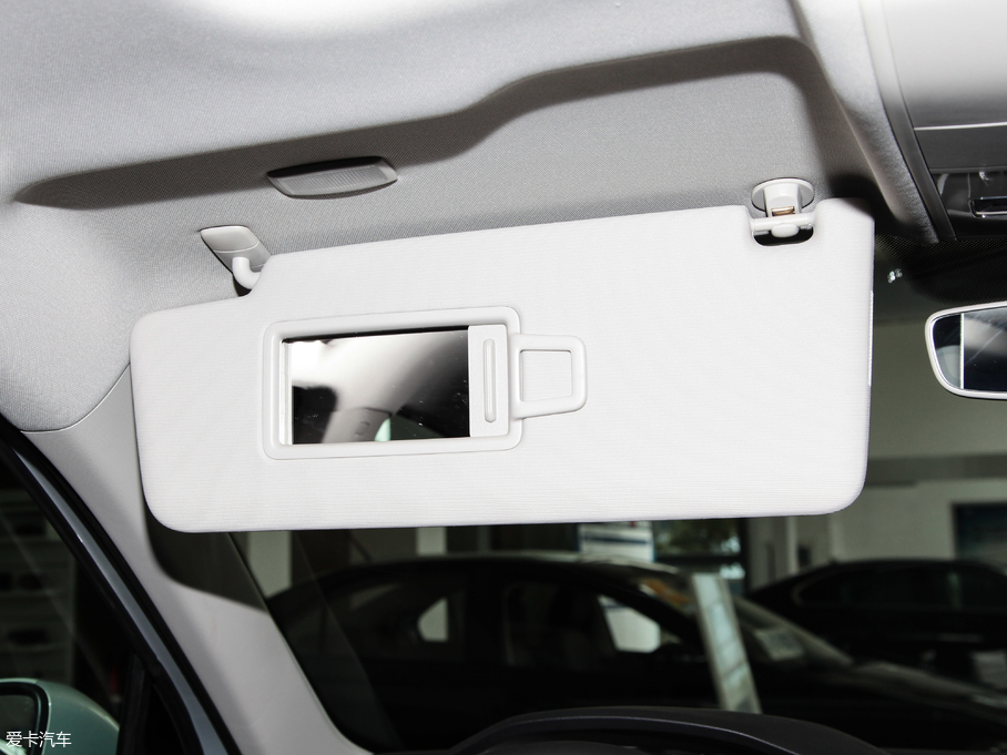 2018;^L 330TSI (q)A