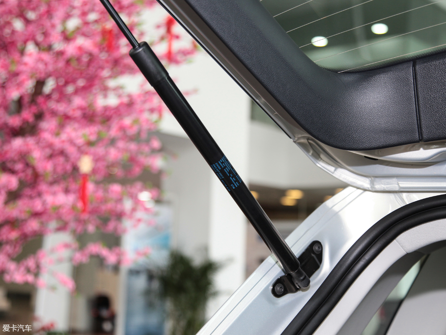 2018;^L 330TSI (q)A