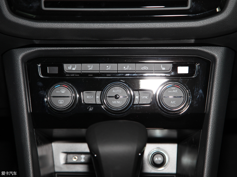 2018;^L 330TSI (q)A