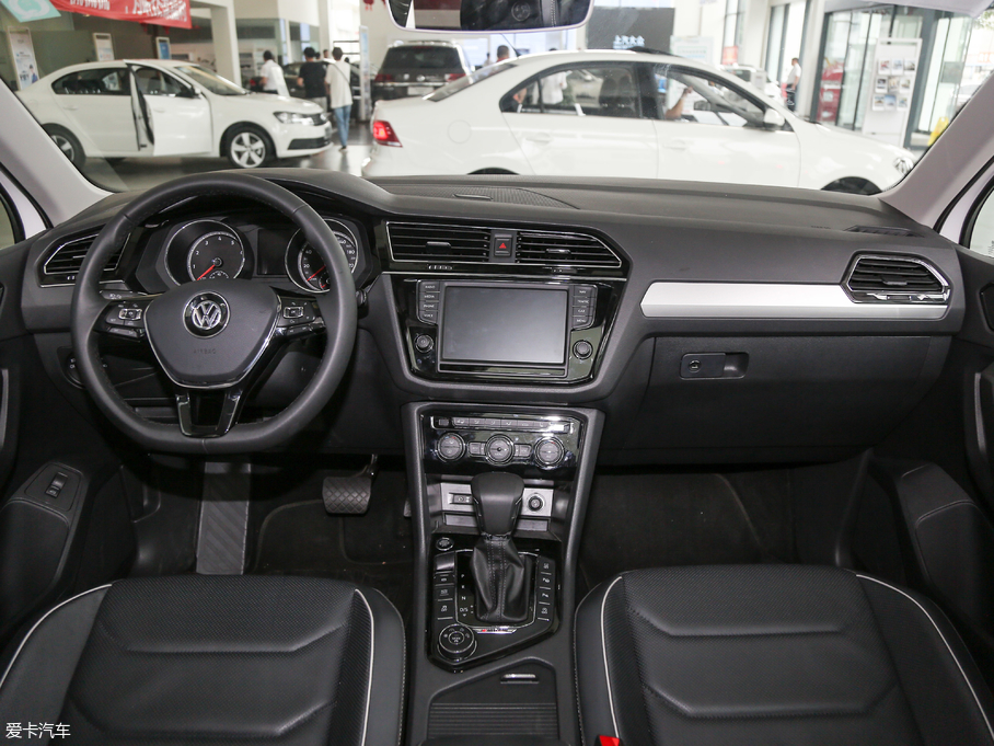 2018��;�^L 380TSI ���(q��)��Ş��