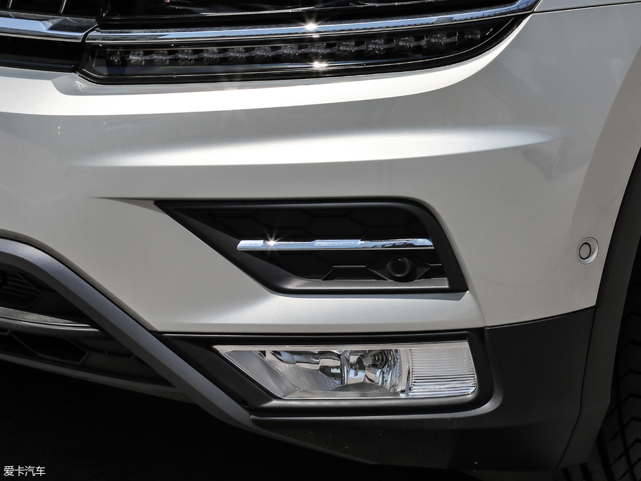 2018;^L Ŀ 380TSI Ş