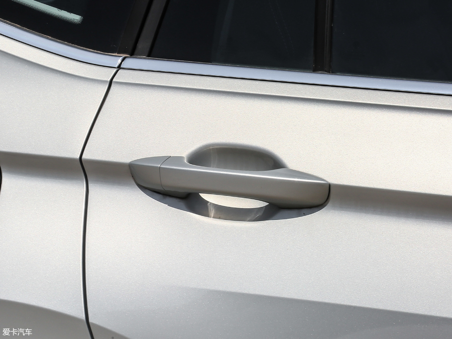 2018;^L Ŀ 380TSI Ş