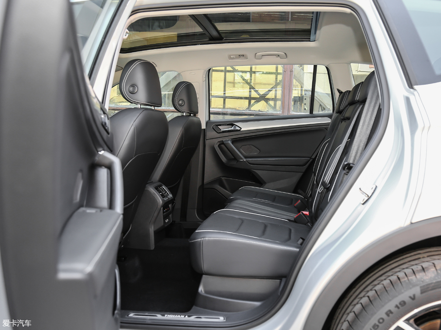 2018;^L Ŀ 380TSI Ş