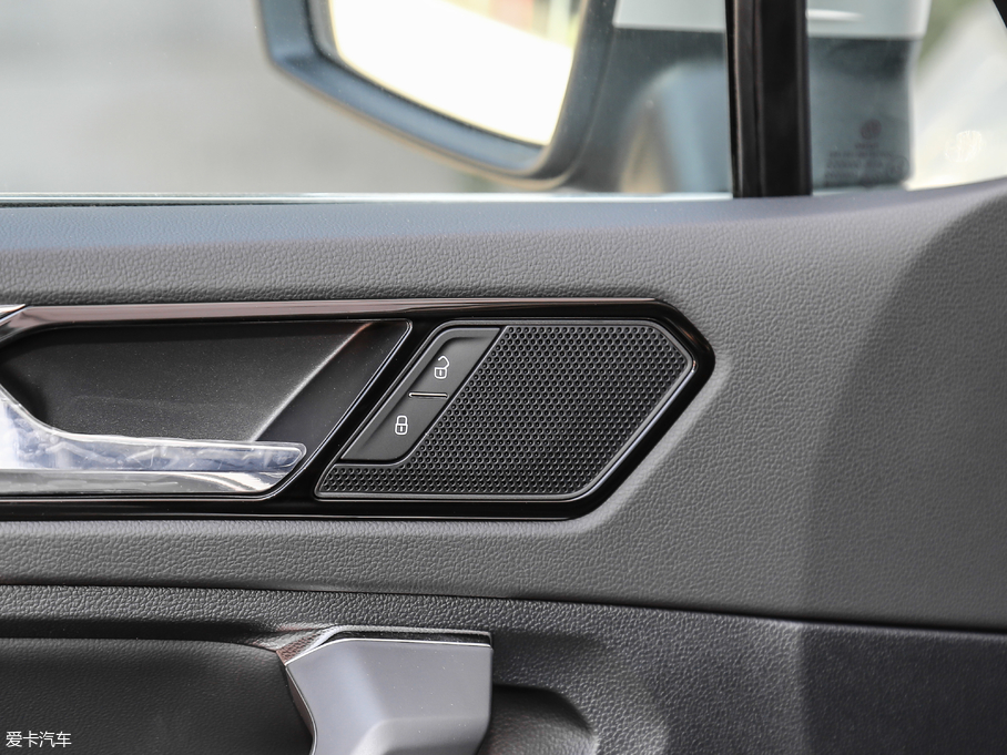 2018;^L Ŀ 380TSI Ş