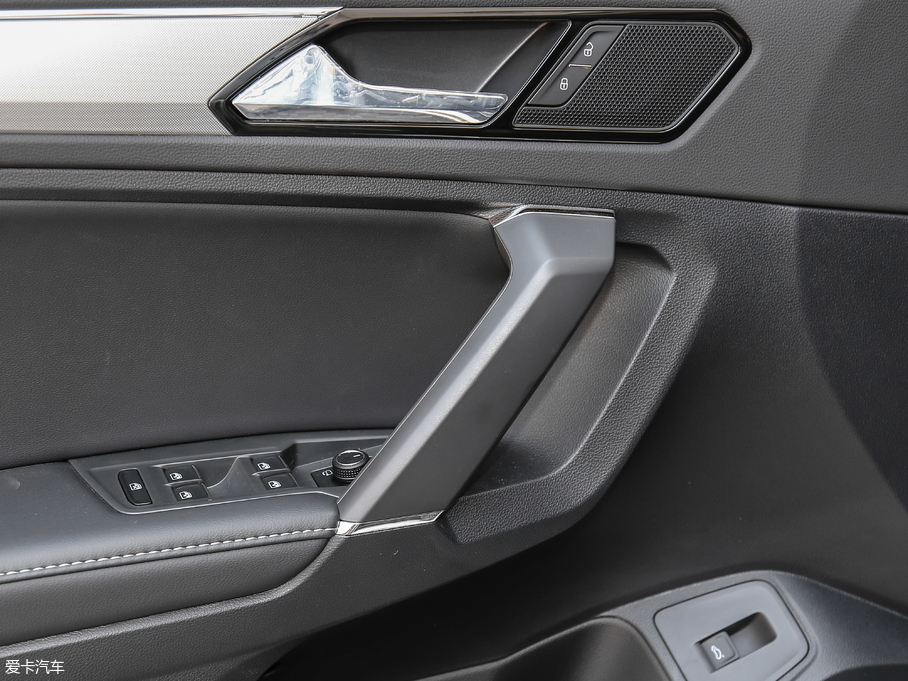 2018;^L Ŀ 380TSI Ş