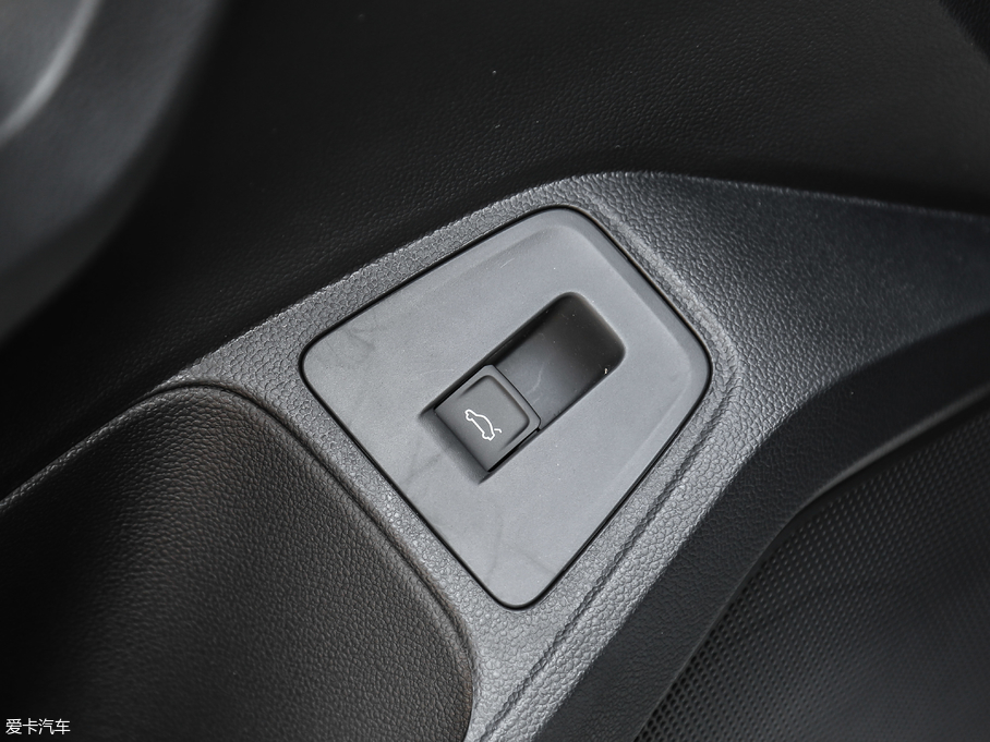 2018;^L Ŀ 380TSI Ş