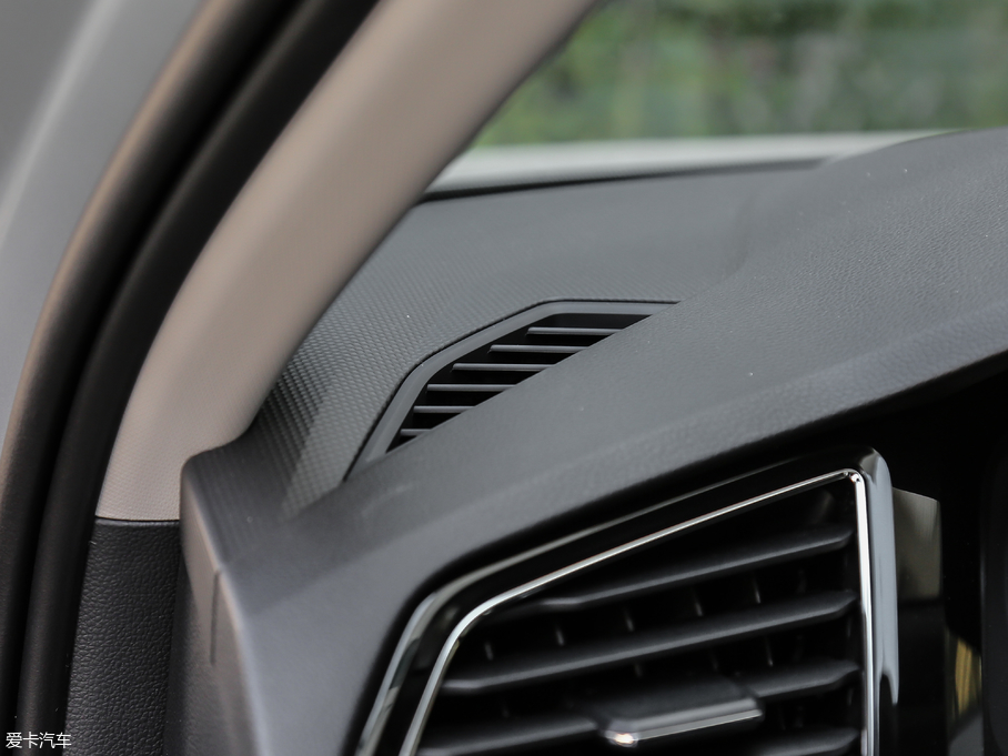 2018;^L Ŀ 380TSI Ş