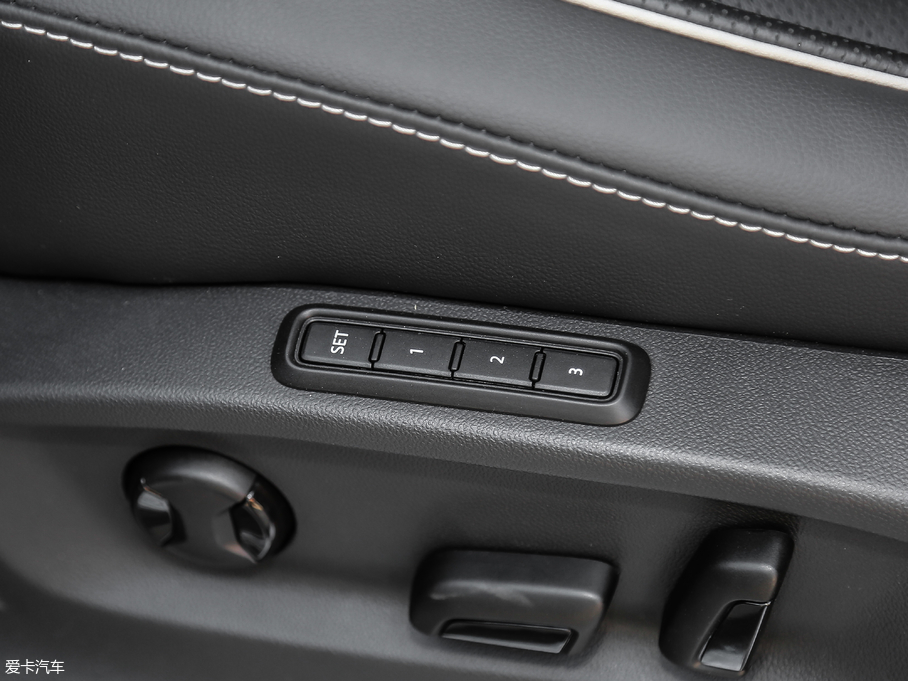 2018;^L Ŀ 380TSI (q)Ş