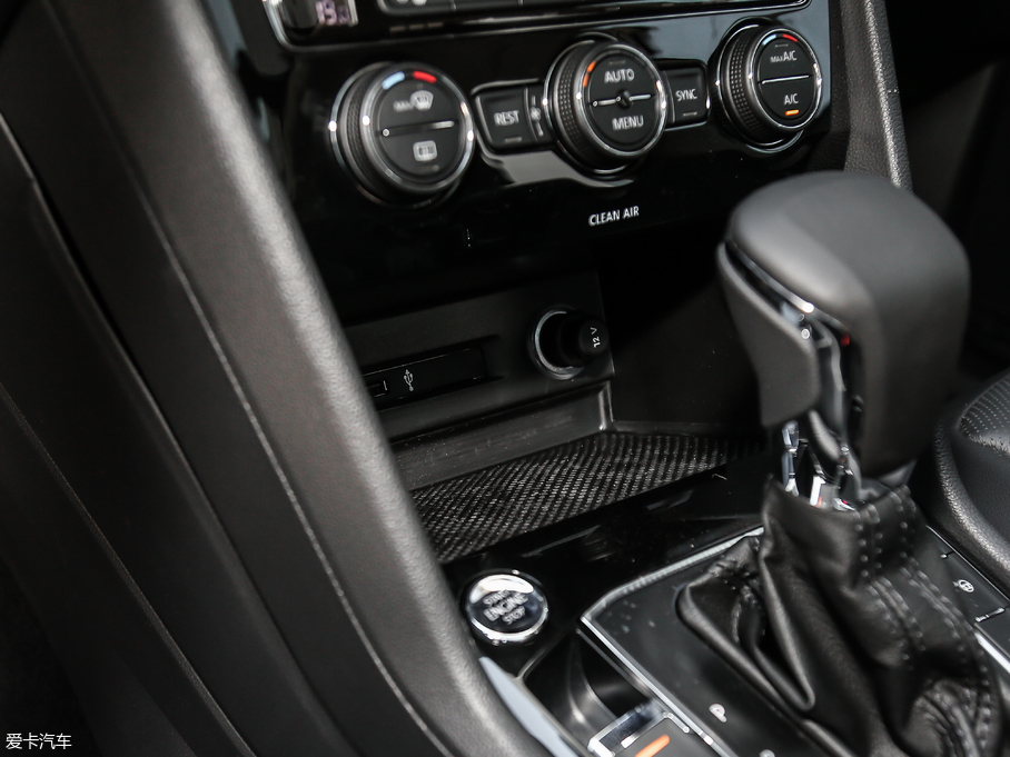 2018;^L Ŀ 380TSI Ş