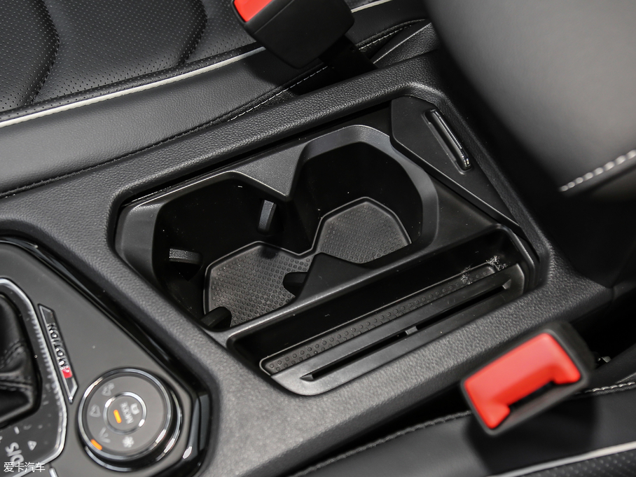 2018;^L Ŀ 380TSI Ş