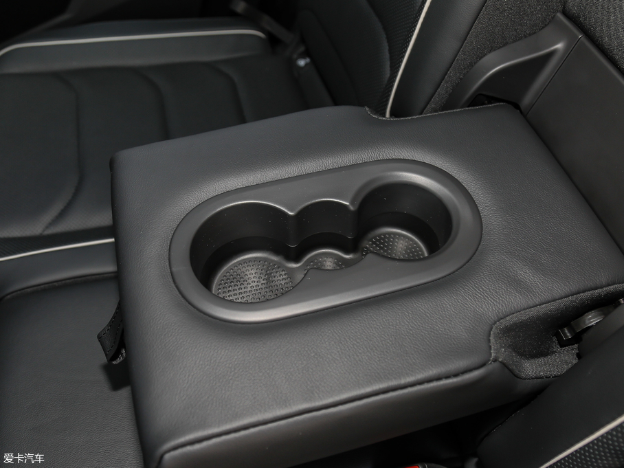 2018;^L Ŀ 380TSI Ş