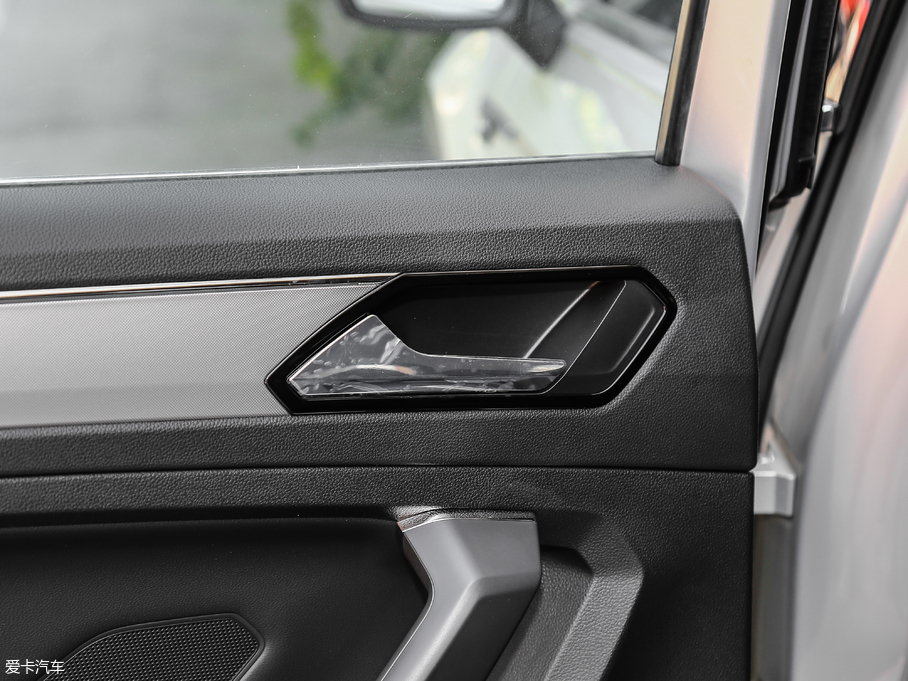 2018;^L Ŀ 380TSI Ş