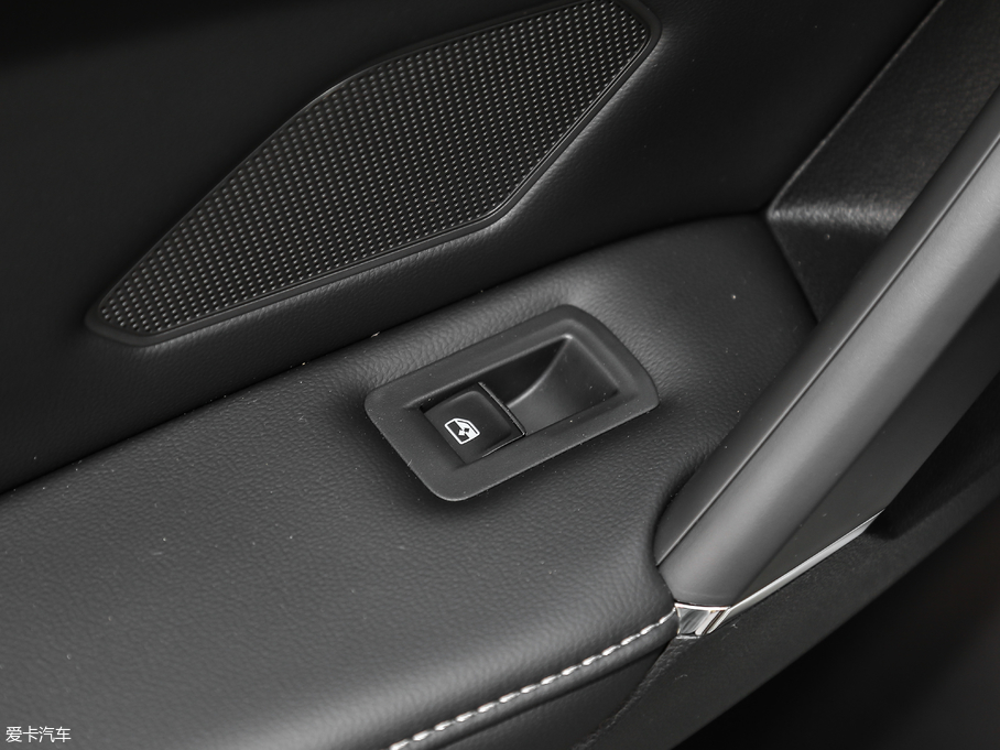 2018;^L Ŀ 380TSI Ş