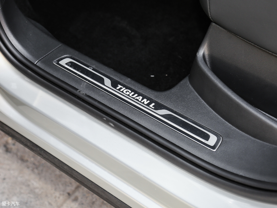 2018;^L Ŀ 380TSI Ş