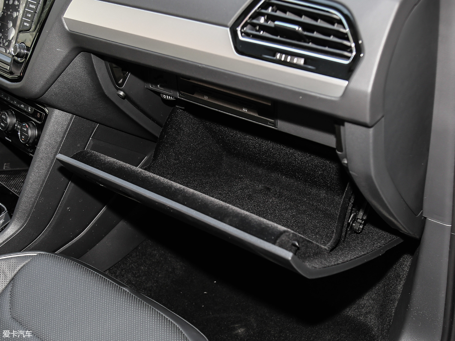 2018;^L Ŀ 380TSI Ş