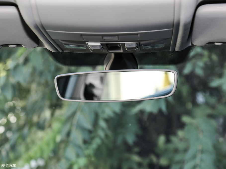 2018;^L Ŀ 380TSI Ş