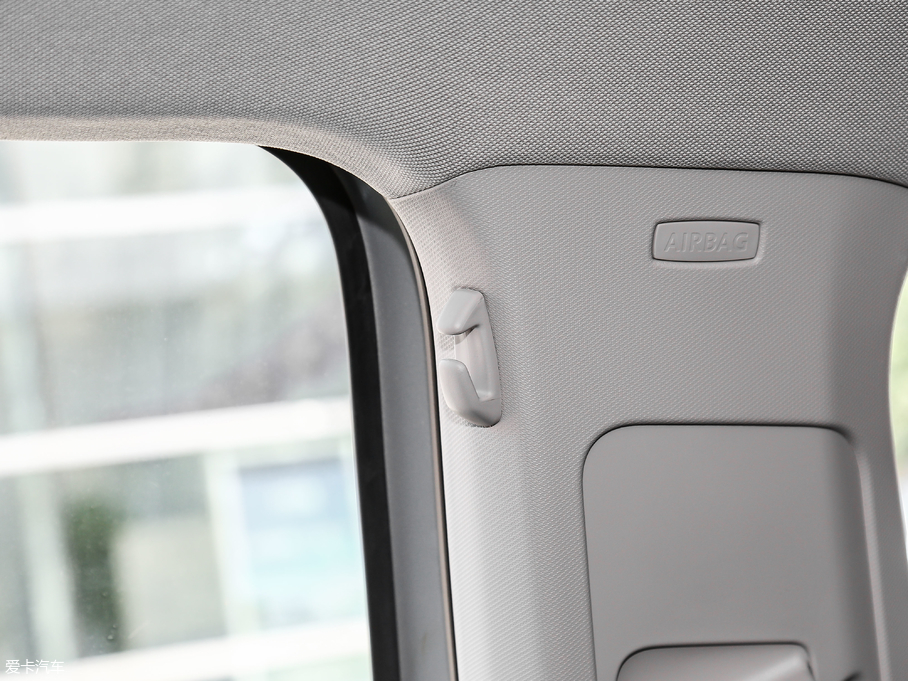 2018;^L Ŀ 380TSI Ş