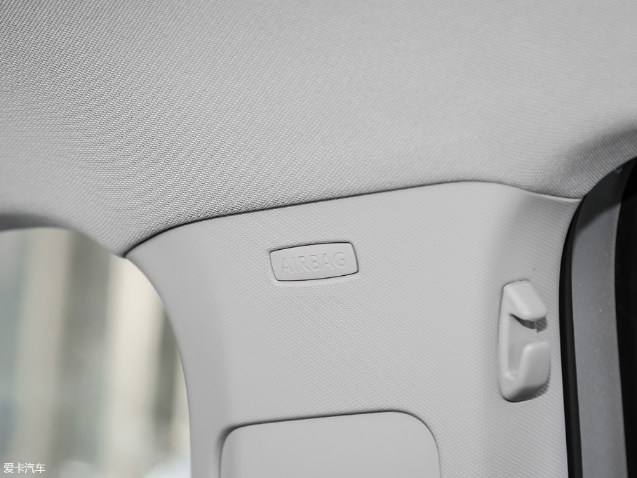 2018;^L Ŀ 380TSI (q)Ş