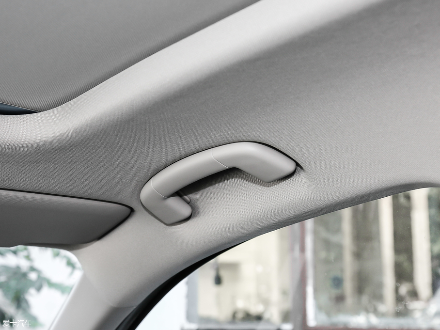 2018;^L Ŀ 380TSI Ş