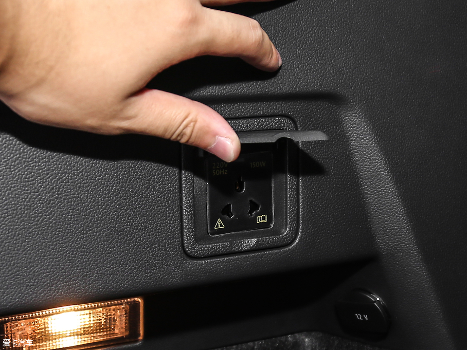 2018;^L Ŀ 380TSI Ş