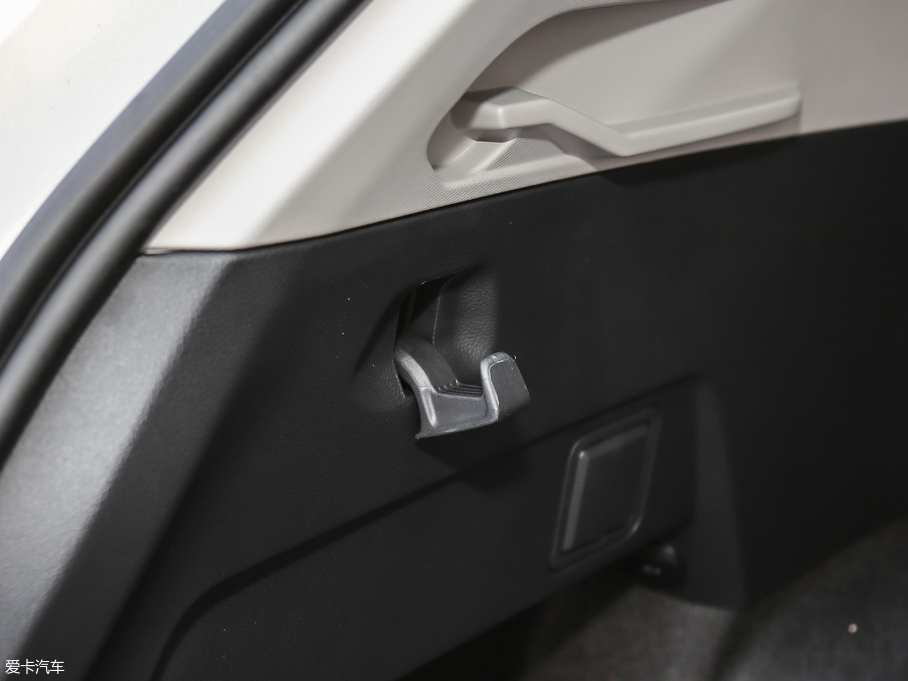 2018;^L Ŀ 380TSI Ş