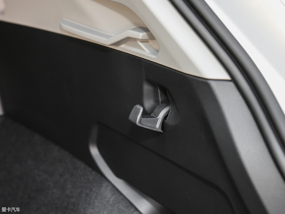 2018;^L Ŀ 380TSI Ş