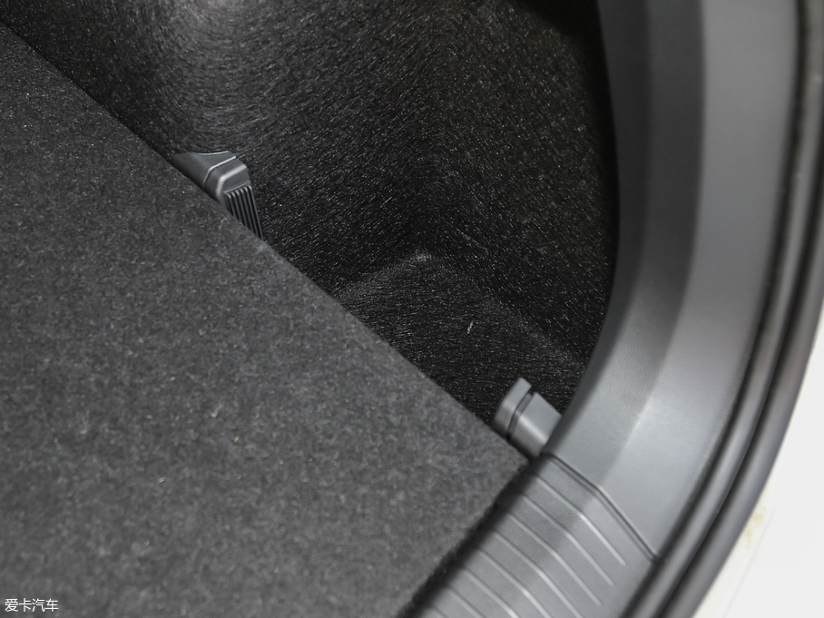 2018;^L Ŀ 380TSI Ş