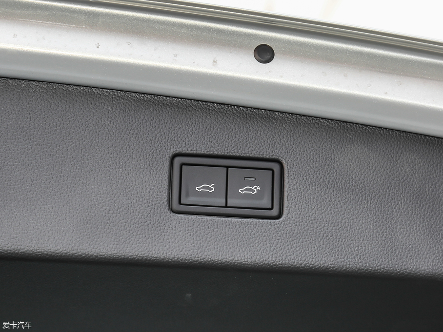 2018;^L Ŀ 380TSI Ş