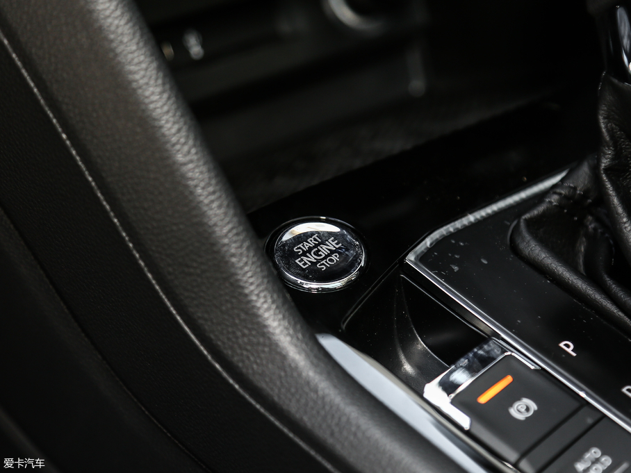 2018;^L Ŀ 380TSI Ş