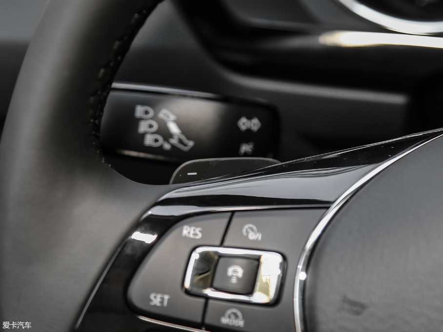 2018;^L Ŀ 380TSI Ş