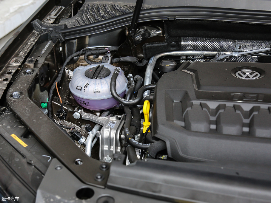 2018;^L Ŀ 330TSI A