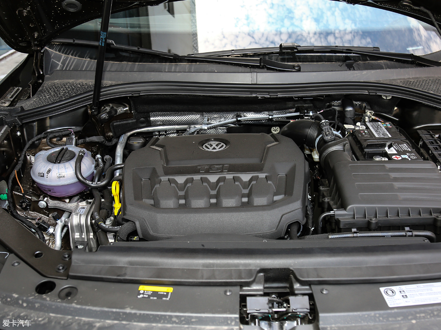 2018;^L Ŀ 330TSI (q)A