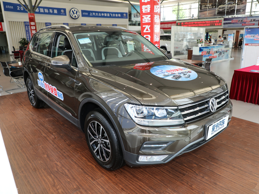 2018;^L 330TSI (q)m